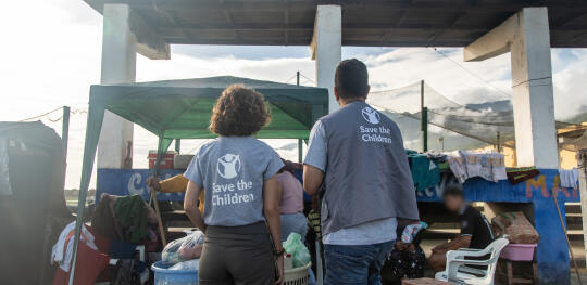 CH11614268 Save the Children staff meet people displaced during the earthquake in La Guaira State (1)