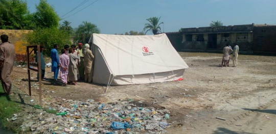 CH1719058 A tent provided by Save The Children for a family in Sindh province Pakistan
