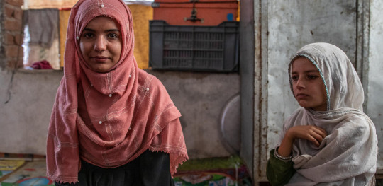 CH1749176 Nasreen at their home in Afghanistan1