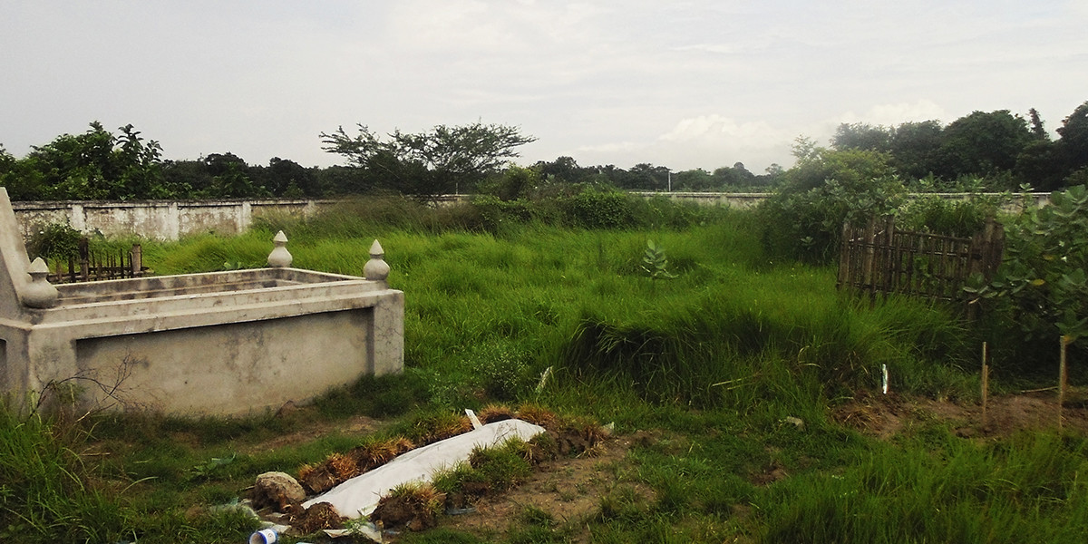 Daulatdia graves